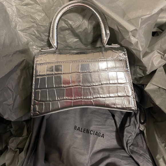 WOMEN'S HOURGLASS XS HANDBAG CROCODILE EMBOSSED IN SILVER - Picture 6 of 10